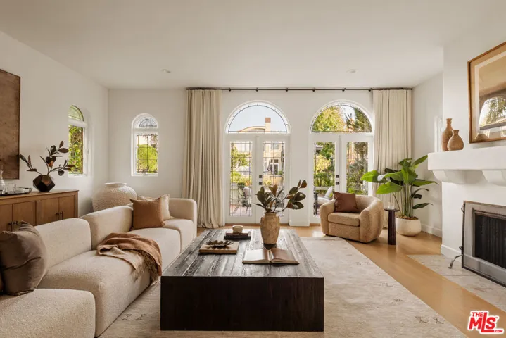 409 Howland Canal, Los Angeles, California 90291 — photo 4