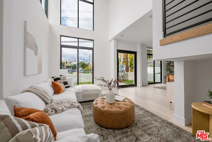 716 Lucile Avenue, Los Angeles, California 90026 — photo 5