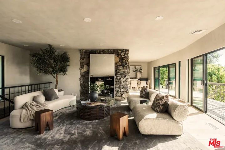13490 Firth Drive, Los Angeles, California 90210 — photo 5