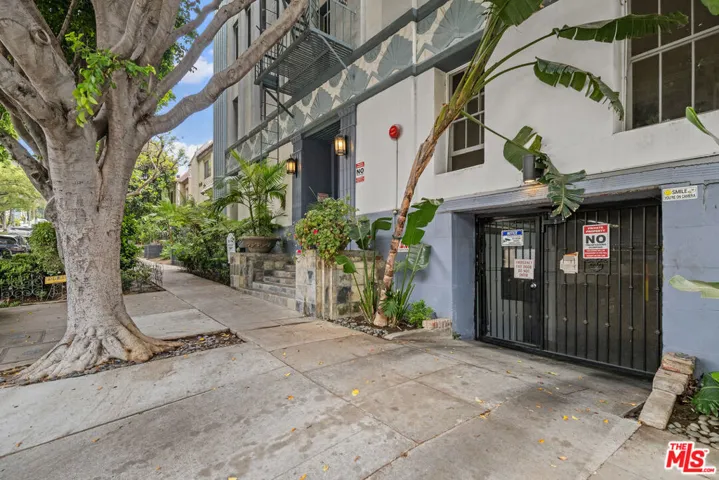 1236 N Flores Street 402, West Hollywood, California 90069 — photo 5