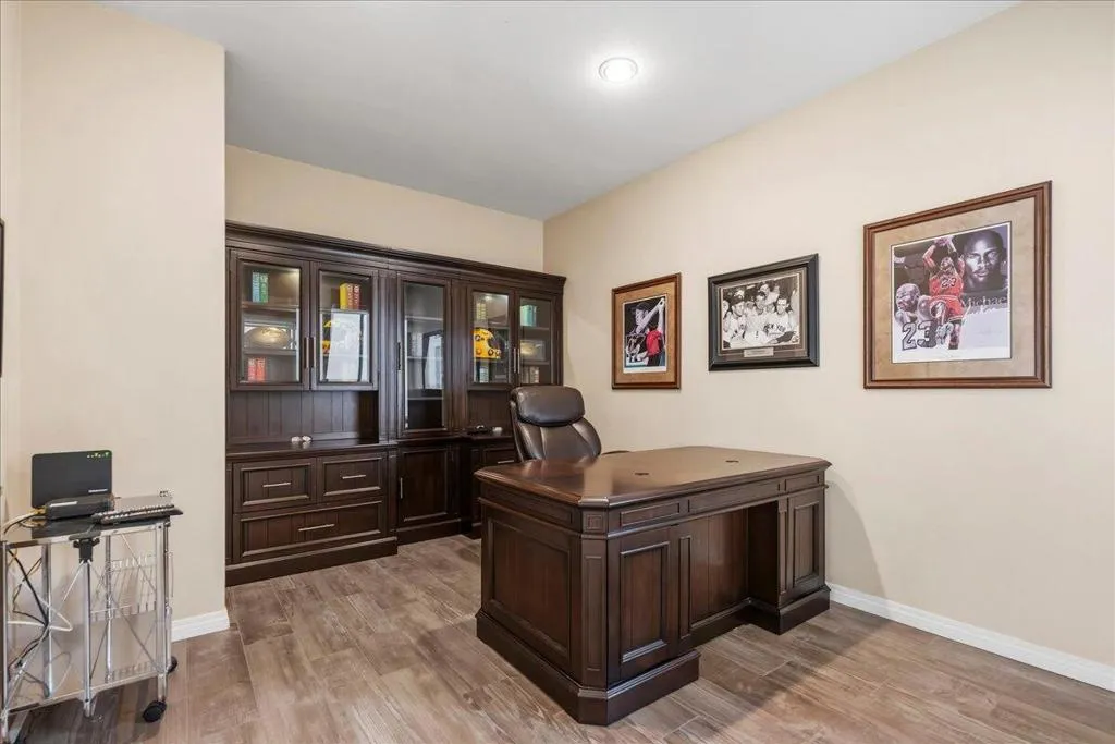 25-Office 25-Office