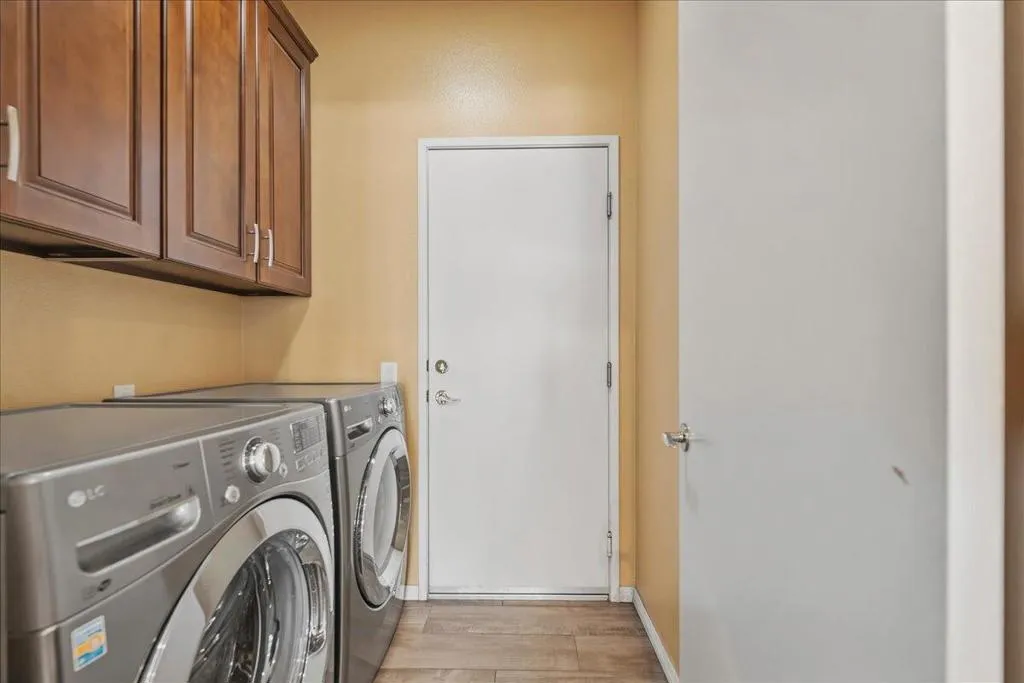 21-Laundry Room 21-Laundry Room