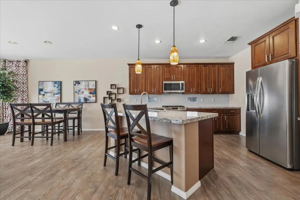 18-Kitchen 18-Kitchen