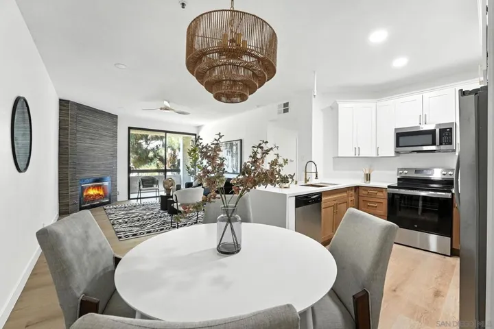 5875 Friars 4307, San Diego, California 92110 — photo 5