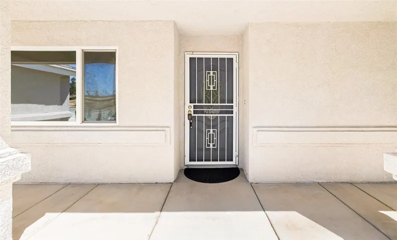 14626 Luna, Victorville, California 92392 — photo 5