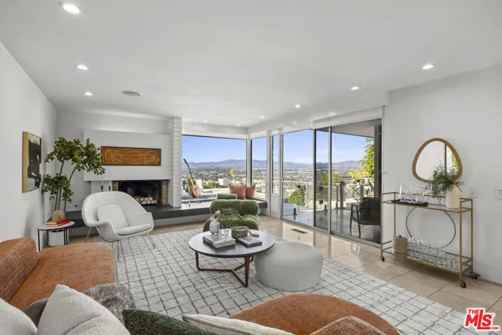 3851 Beverly Ridge Drive, Sherman Oaks, California 91423 — photo 5