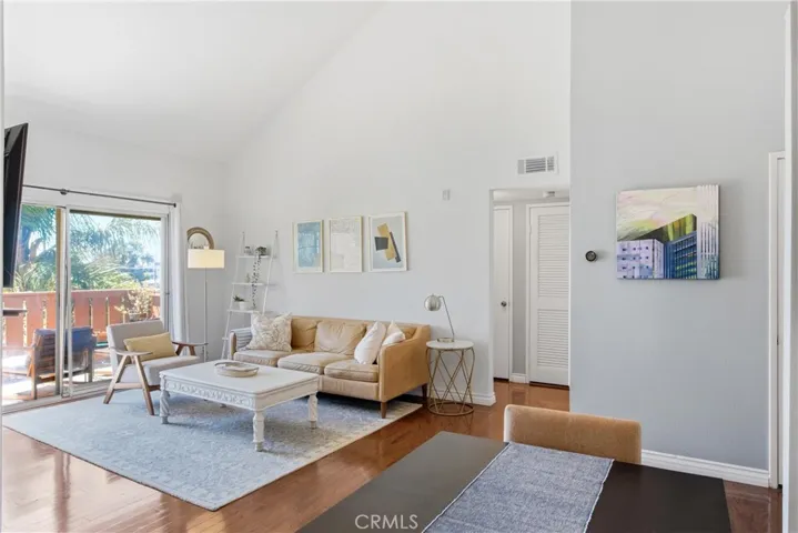 384 Redondo Avenue 401, Long Beach, California 90814 — photo 4