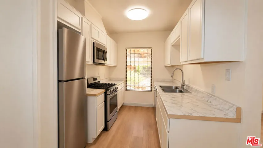 633 N Hayworth Avenue 3, Los Angeles, California 90048 — photo 5