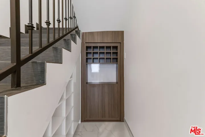 2566 E Chevy Chase Drive, Glendale, California 91206 — photo 5