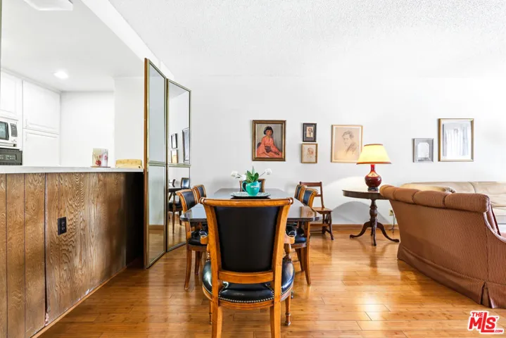 104 S Hayworth Avenue 101, Los Angeles, California 90048 — photo 5