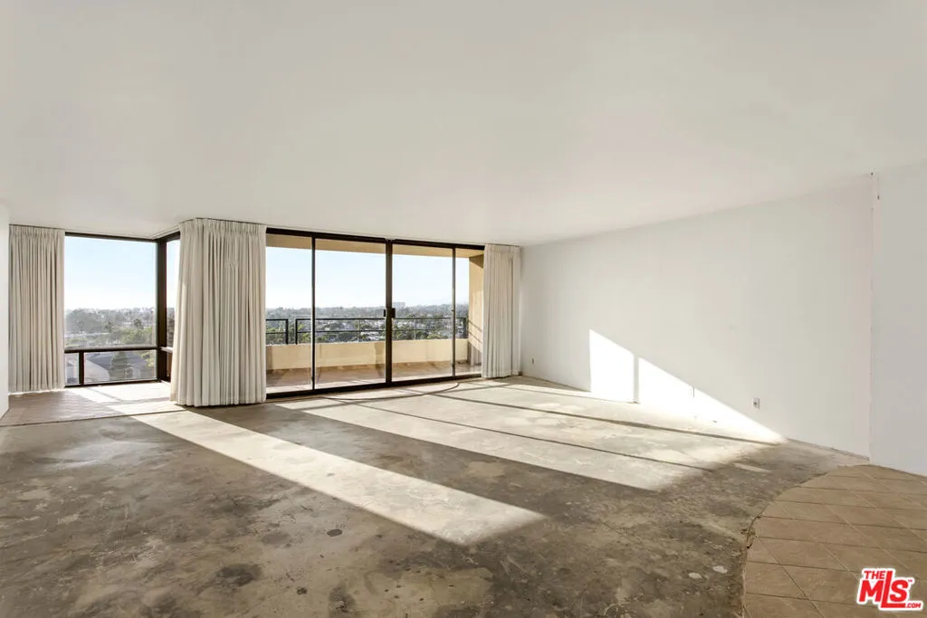 Living room to balcony Living room to balcony