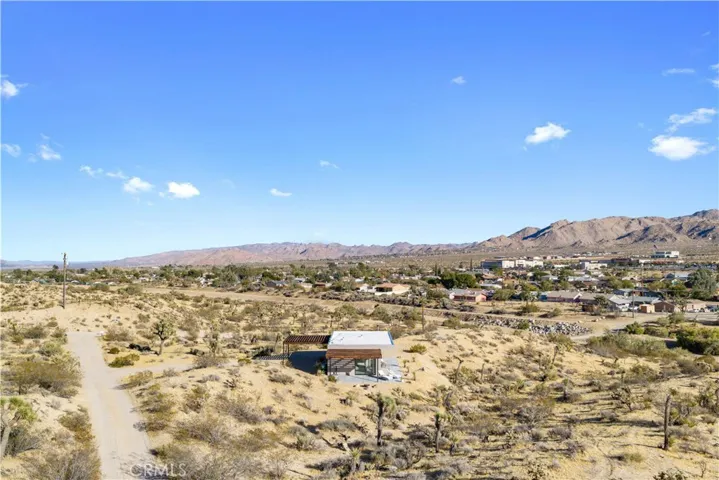 6250 Avalon, Yucca Valley, California 92284 — photo 4