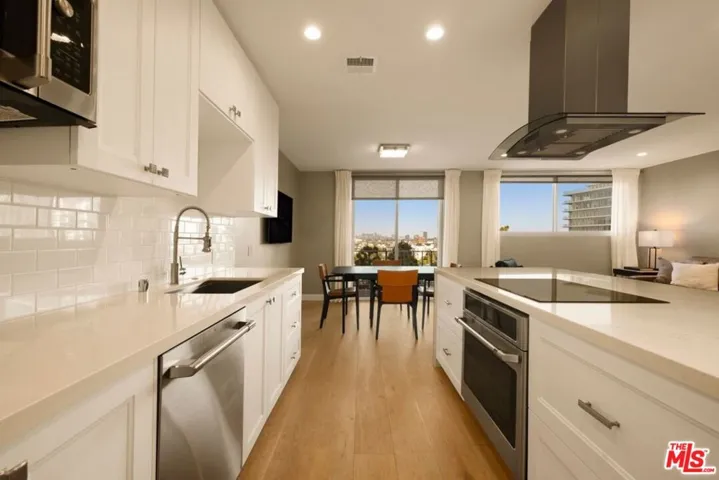 100 S Doheny Drive 607, Los Angeles, California 90048 — photo 5