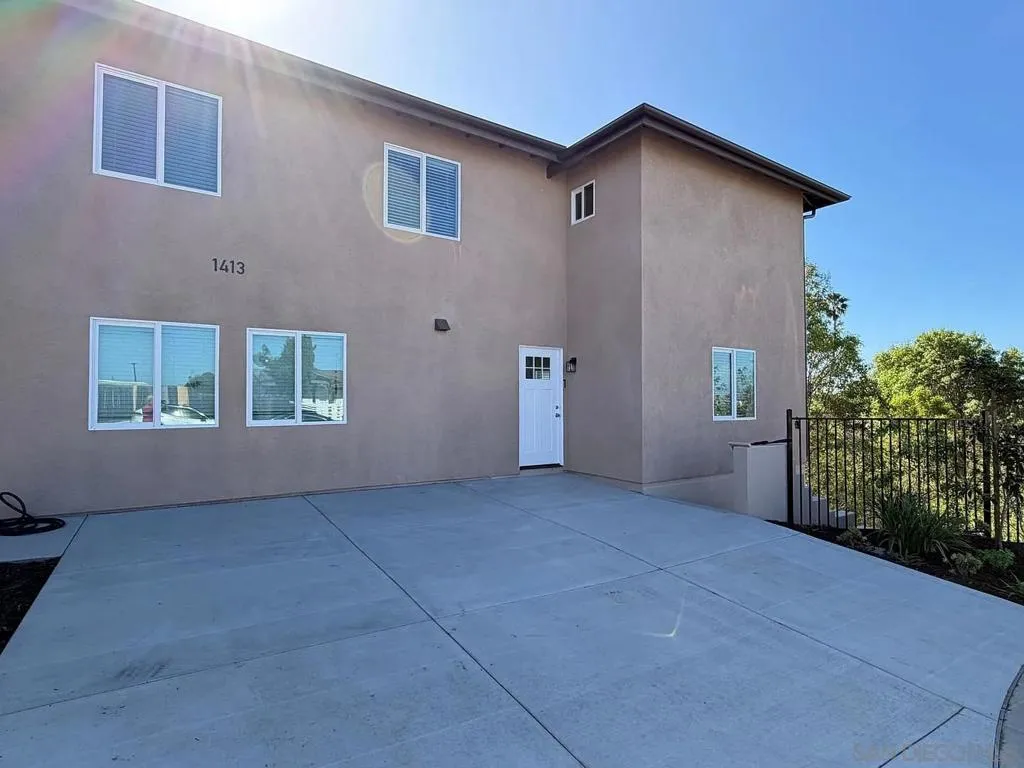 1413 Shoshone St