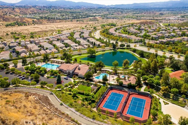 Enjoy the Tesoro de Valle Community Amenities