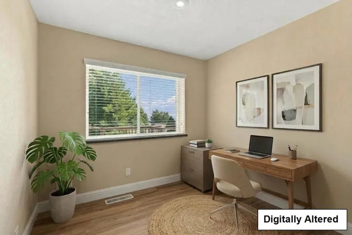 3rd bedroom with closet