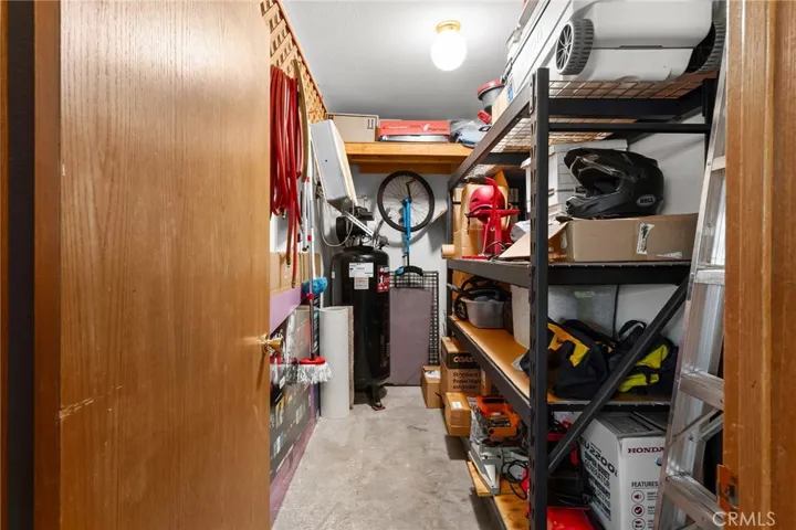 Workshop/storage in oversized garage