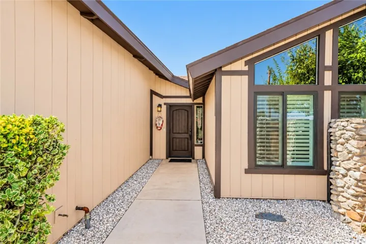11030 Hickory Avenue, Hesperia, California 92345 — photo 4