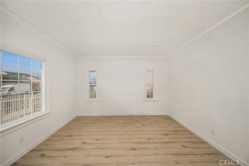 gallery-image 4