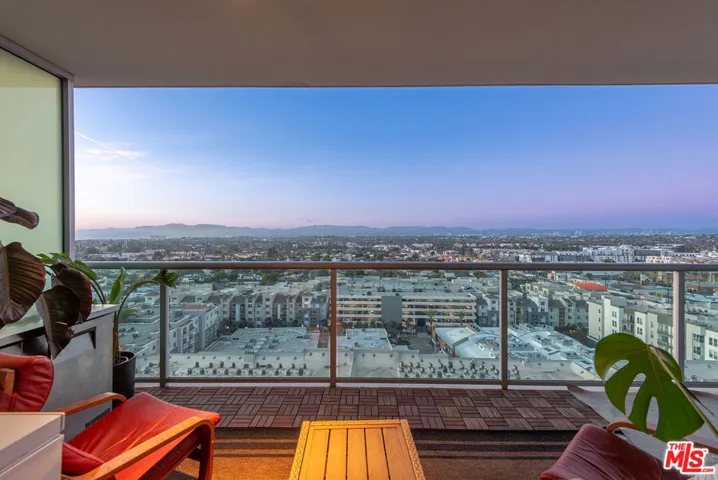 13700 Marina Pointe Drive 1520, Marina Del Rey, California 90292 — photo 4