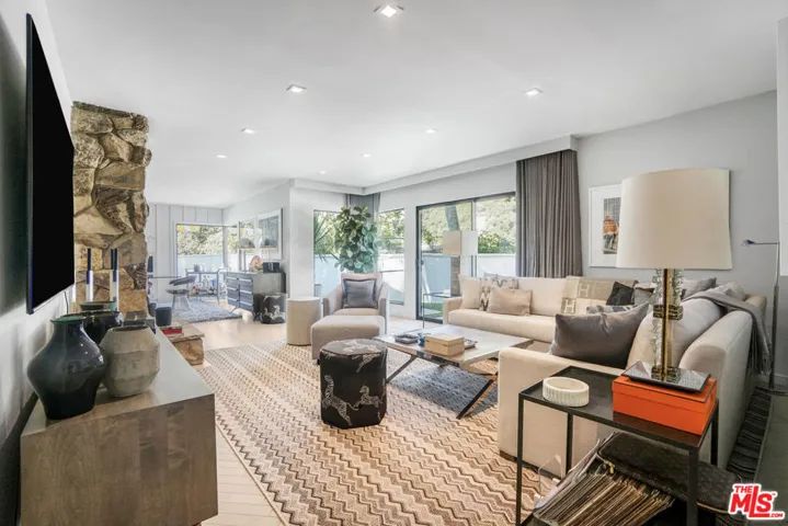 3560 Mandeville Canyon Road, Los Angeles, California 90049 — photo 4
