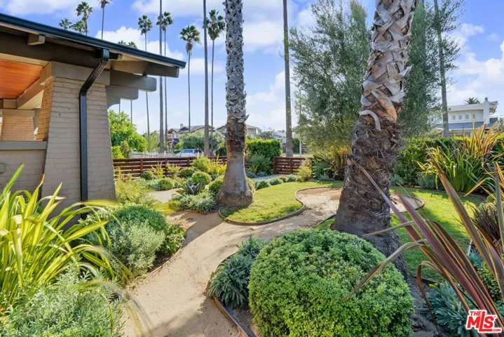 150 S Hobart Boulevard, Los Angeles, California 90004 — photo 4