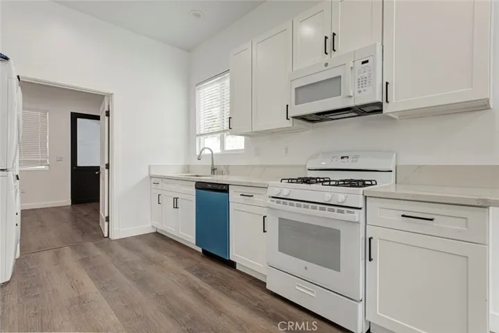 6831 Bellaire Avenue, North Hollywood, California 91605 — photo 4