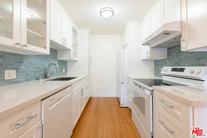 532 N Rossmore Avenue 108, Los Angeles, California 90004 — photo 5