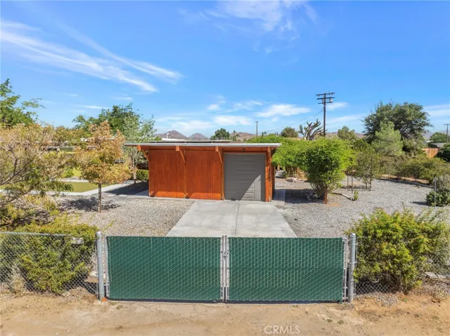 19964 Nowata, Apple Valley, California 92307 — photo 4