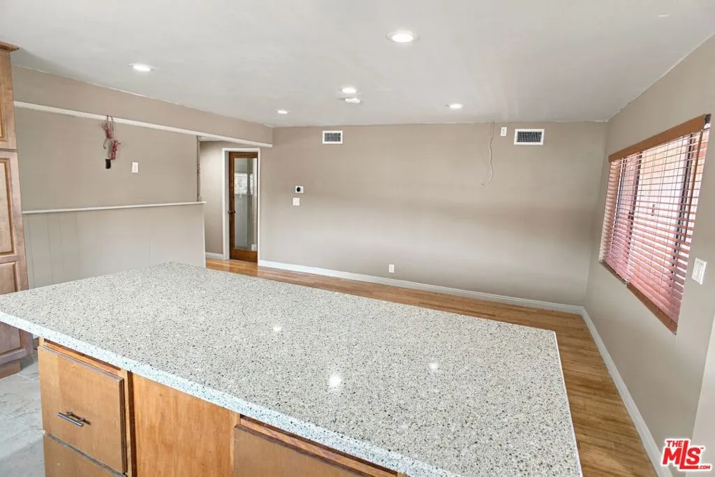 Kitchen to Family Room Kitchen to Family Room