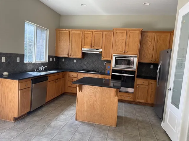 1742 Edmon, Riverside, California 92501 — photo 4