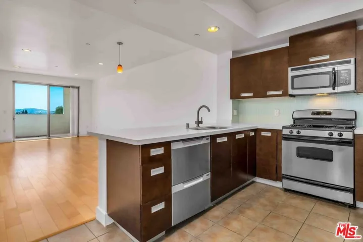1260 S Corning Street 206, Los Angeles, California 90035 — photo 4