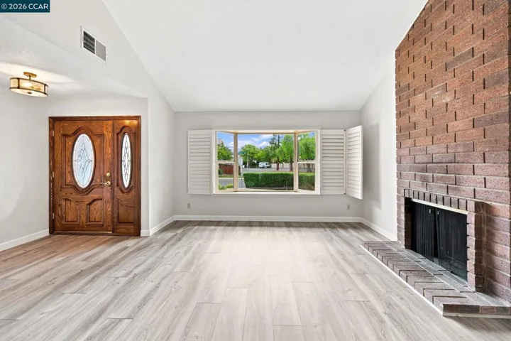 1284 Pinecrest Dr, Concord, California 94521 — photo 4