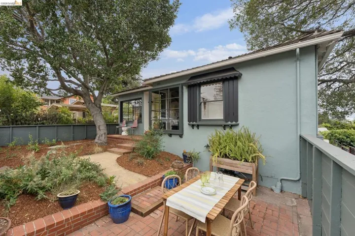 2437 Damuth St, Oakland, California 94602 — photo 5