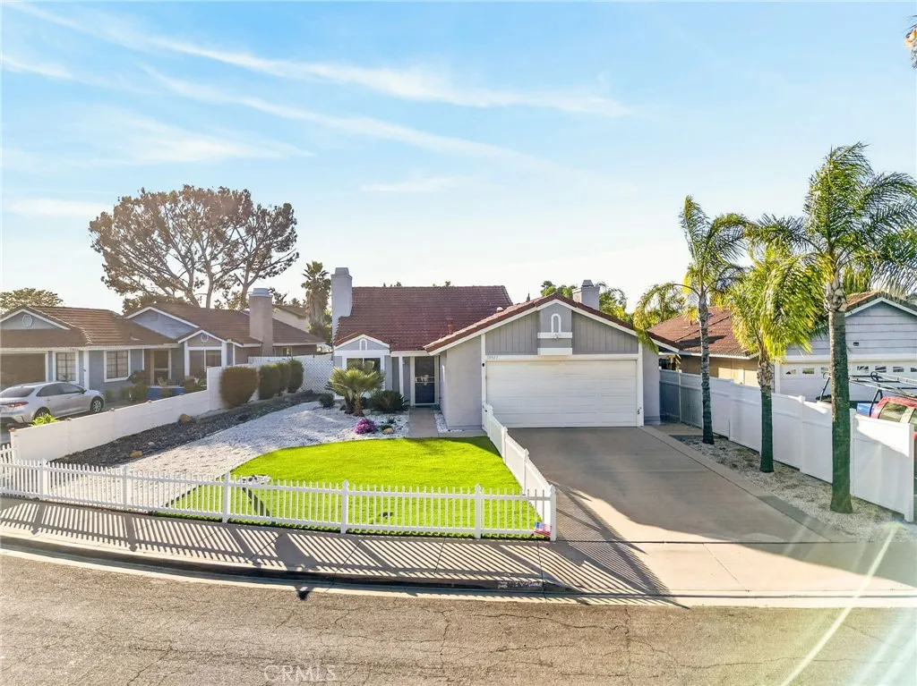 39427 Canyon Rim