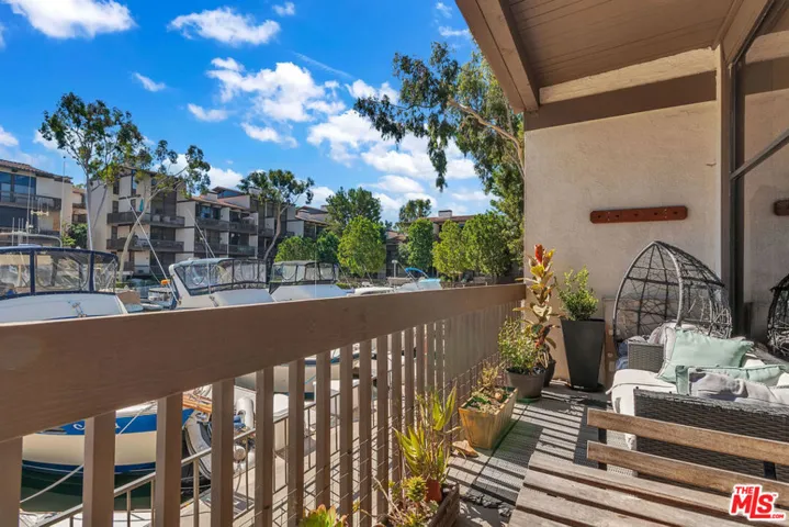 5130 Marina Pacifica Drive, Long Beach, California 90803 — photo 4