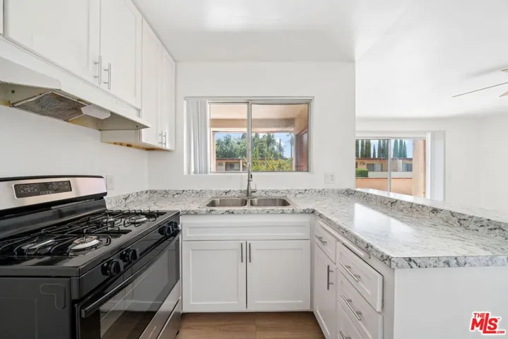 1293 N Garfield Avenue 23, Pasadena, California 91104 — photo 4