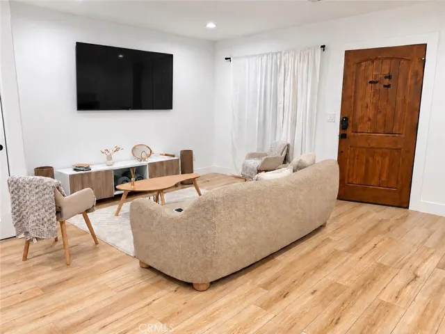 1272 S Muirfield, Los Angeles, California 90019 — photo 4
