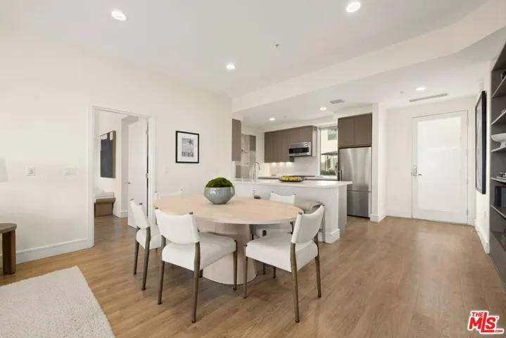 2300 Wilshire Blvd 201, Santa Monica, California 90403 — photo 4