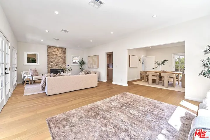 916 S Victoria Avenue, Los Angeles, California 90019 — photo 4