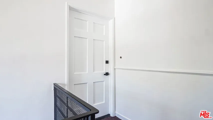 4030 Abourne Road C, Los Angeles, California 90008 — photo 4
