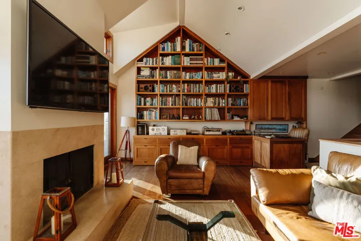 1366 Palisades Beach Road, Santa Monica, California 90401 — photo 4