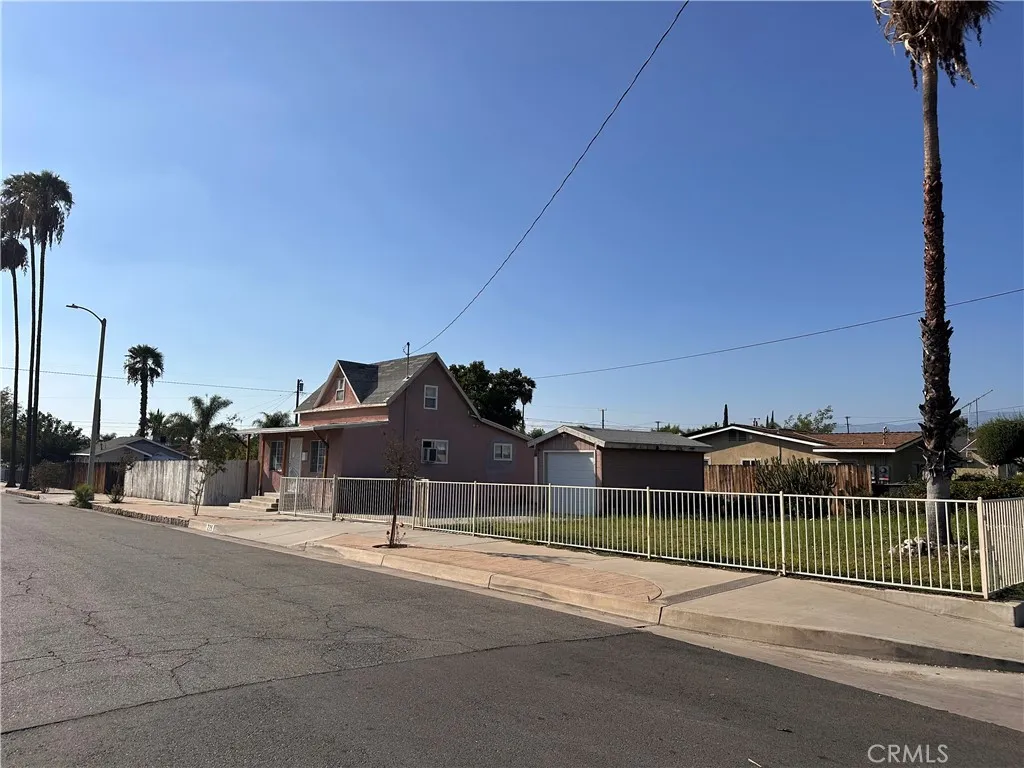 225 E Western, Redlands, California 92374 — photo 4