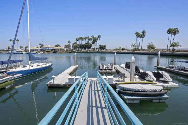 Waterfront/Dock/Pier