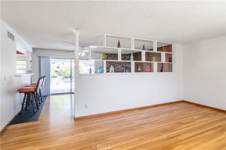 11543 Swinton, Granada Hills, California 91344 — photo 5