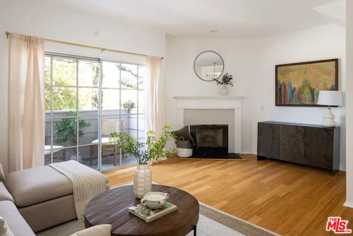 12016 Washington Place 106, Los Angeles, California 90066 — photo 4