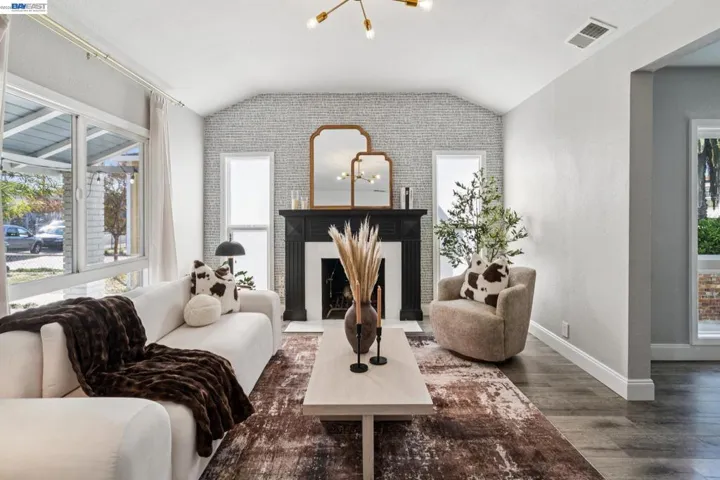 9935 Voltaire Ave, Oakland, California 94603 — photo 4