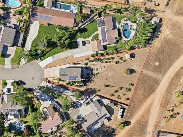 Property boundaries drawn are approximate and for reference only.
