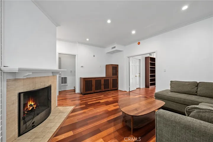 10668 Eastborne Avenue 207, Los Angeles, California 90024 — photo 5