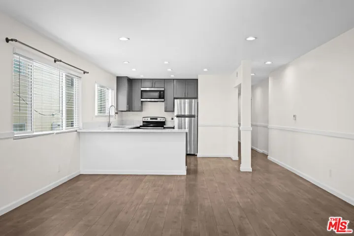1206 S Holt Avenue 1, Los Angeles, California 90035 — photo 4